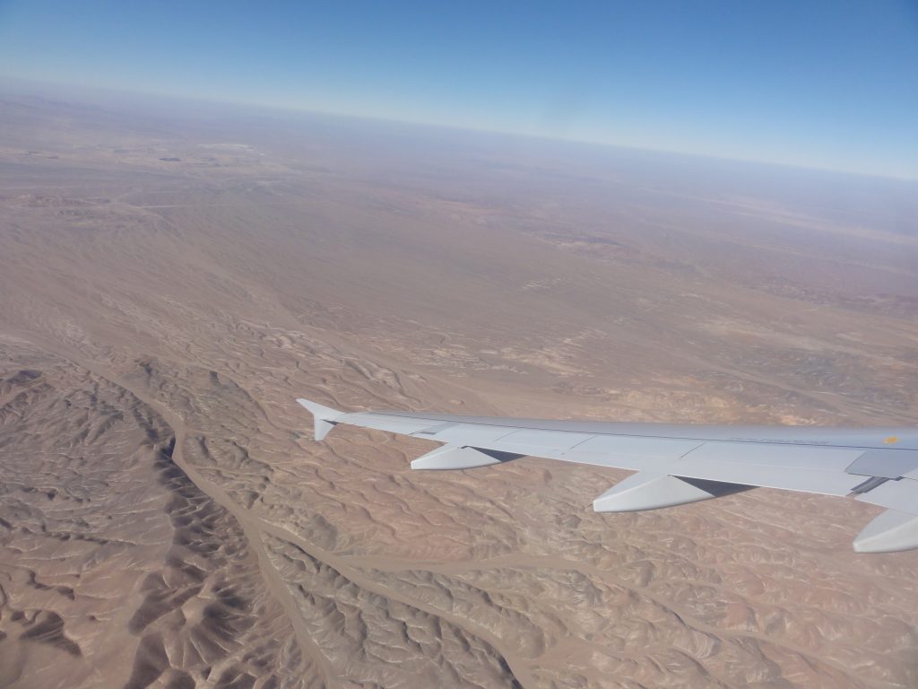 Vista do deserto pelo avião