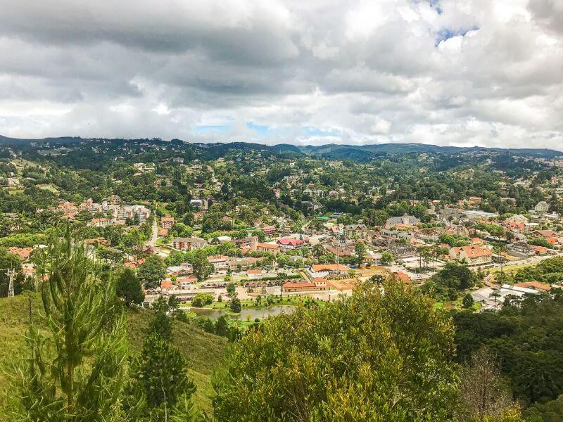 Vista do alto da cidade de Campos do Jordão