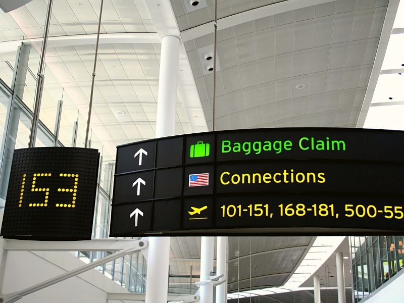 Cancelamento voo conexão - Painel de aeroporto