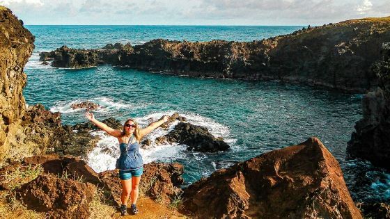 Seguro Viagem Chile na espetacular Ilha de Páscoa com mar azul